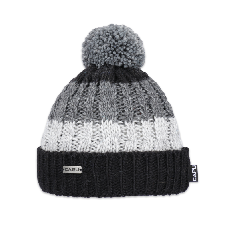 Dětská čepice s akrylovou bambulí